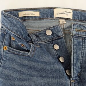 NWT! Universal Thread Women's 80s Slim Mid Rise Blue Denim Jeans, Size 2